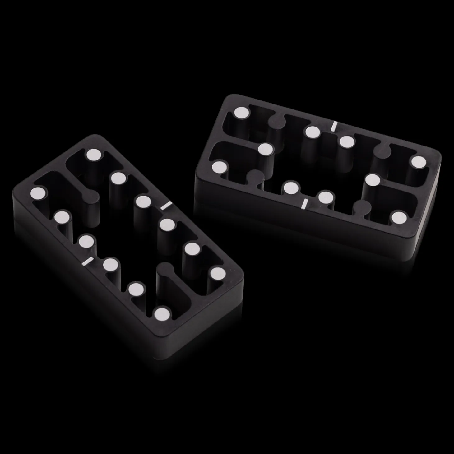 Edge Dominos