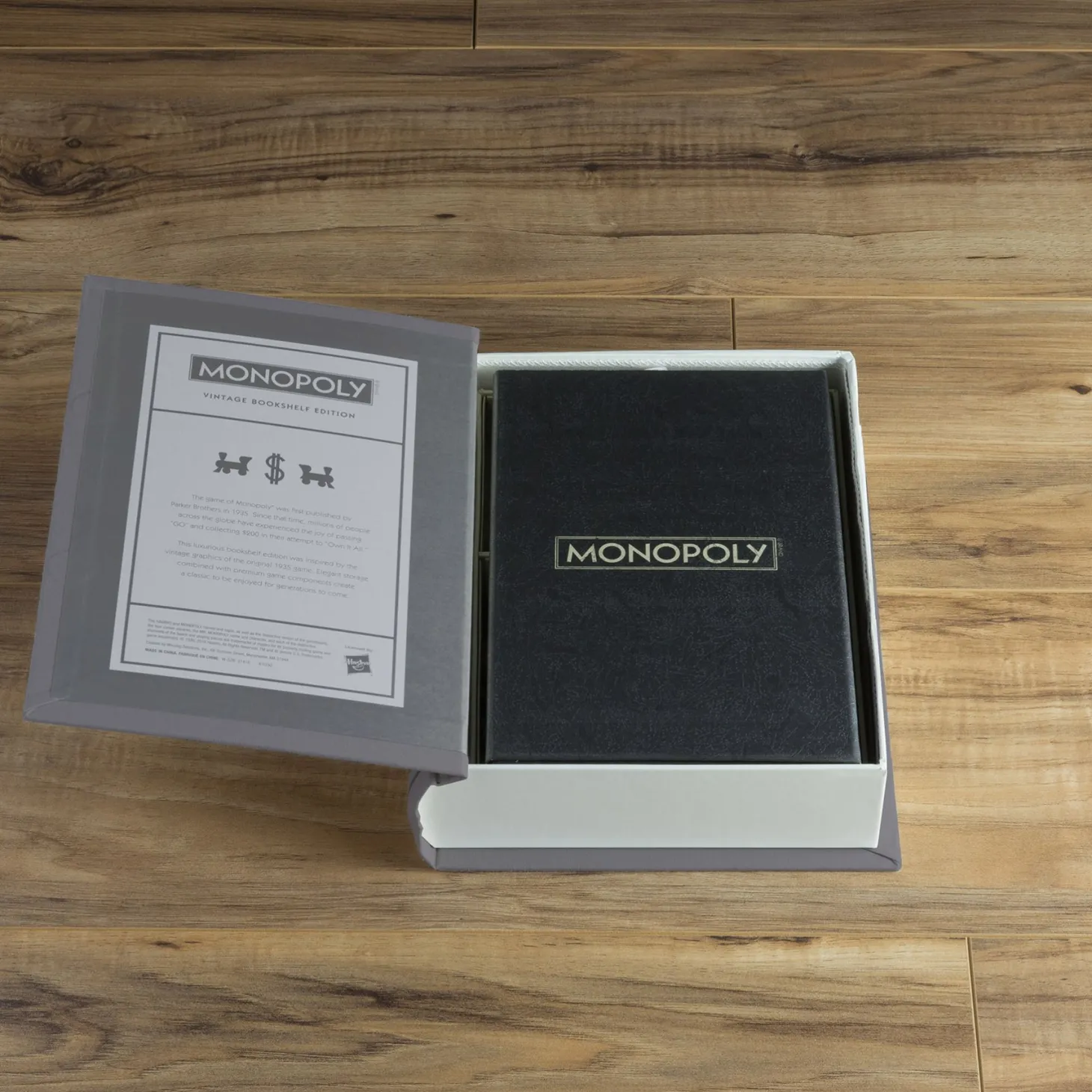 Monopoly Vintage Bookshelf Edition