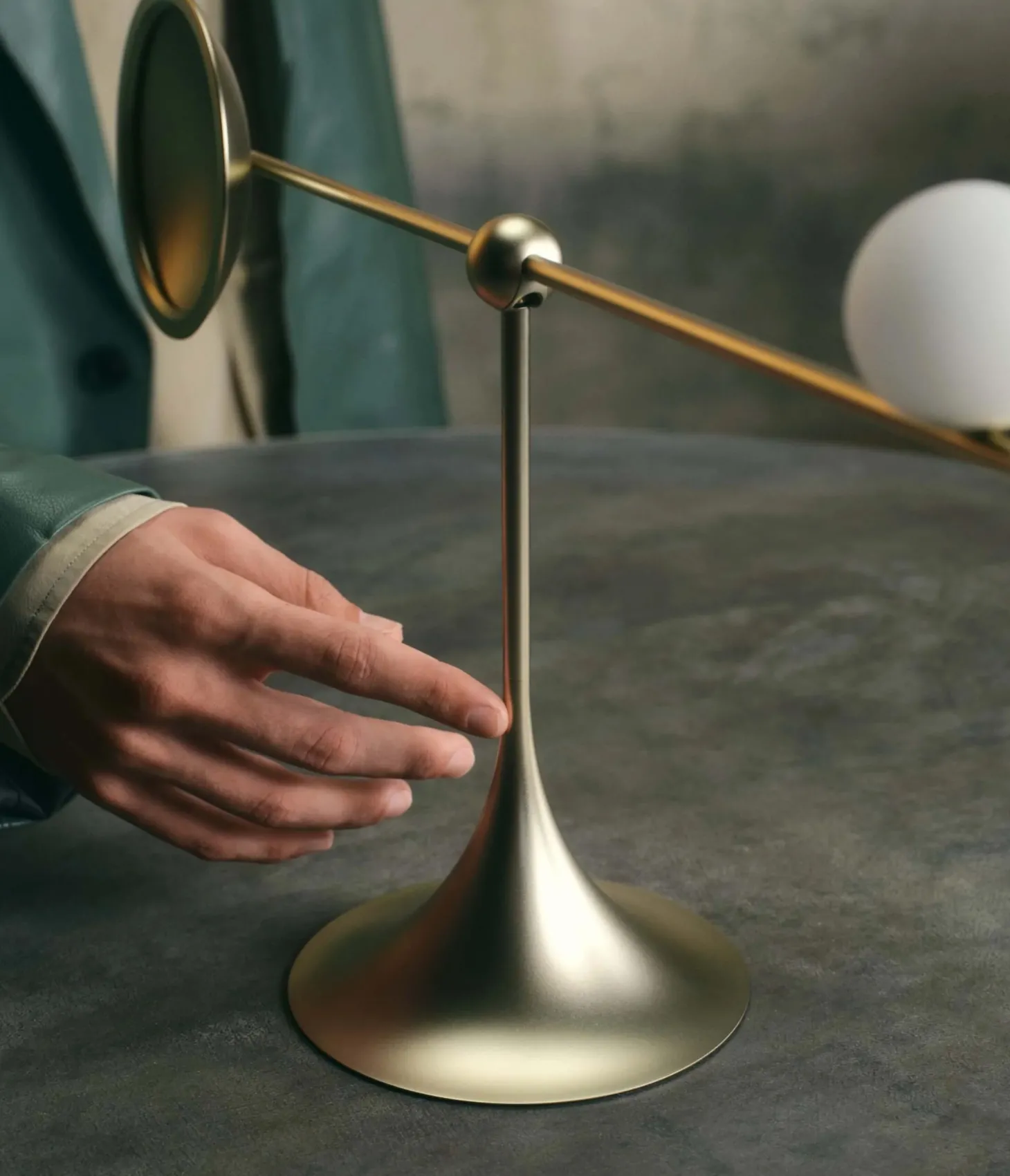 Ovo Portable Desk Lamp